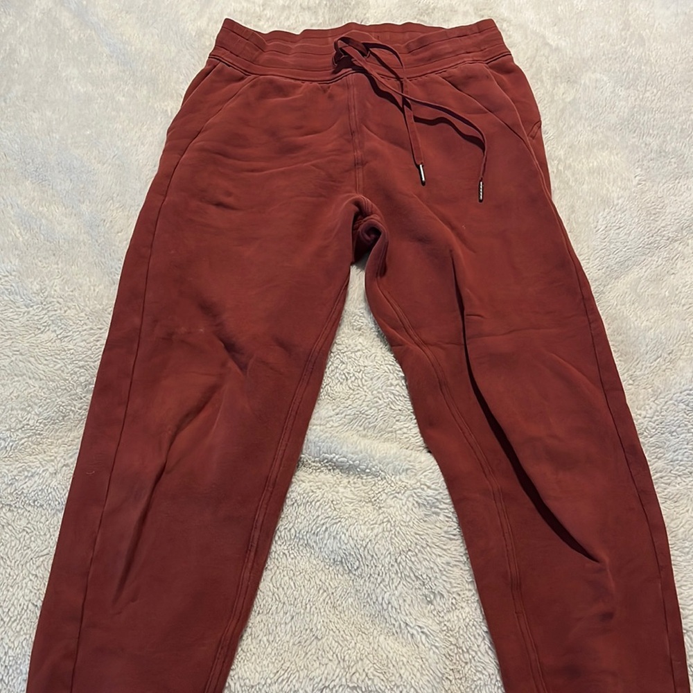 Lululemon scuba joggers size 8